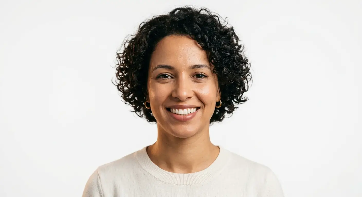 Patiente souriante au Almas dental center, Marrakech